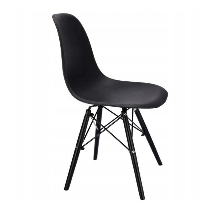 Черен стол в скандинавски стил с черни крака